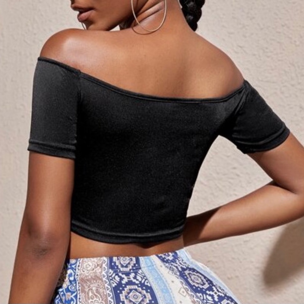 BLACK RIPPED CROP TOP - Picture 2 of 2